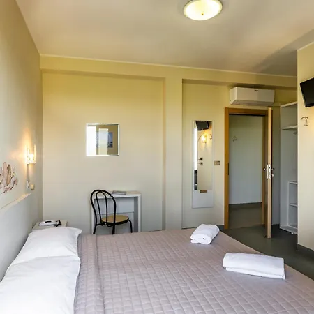 La Siesta Hotel